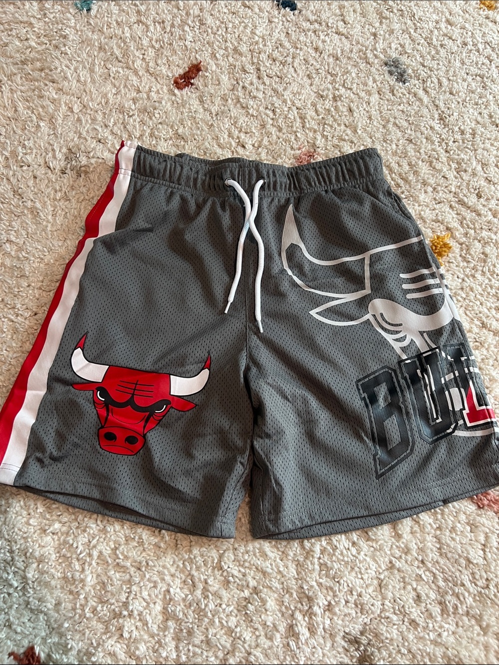 NBA Chicago Bulls Gray and Red Mesh Basketball Shorts